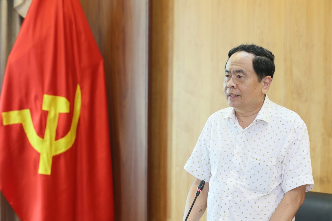 Ông Trần Thanh Mẫn phát biểu tại cuộc họp.