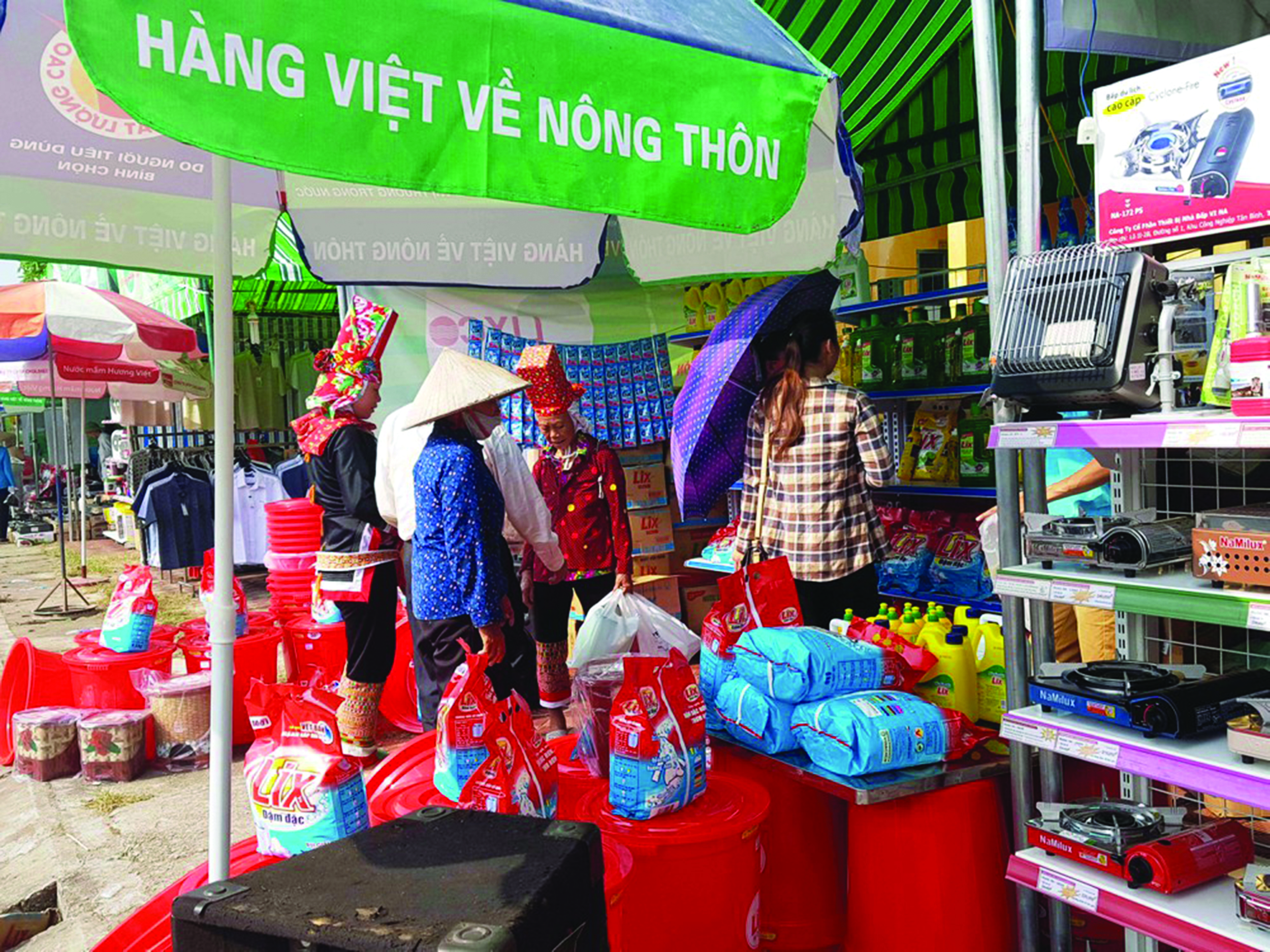 Ngày càng có nhiều hàng Việt được đưa về vùng nông thôn.