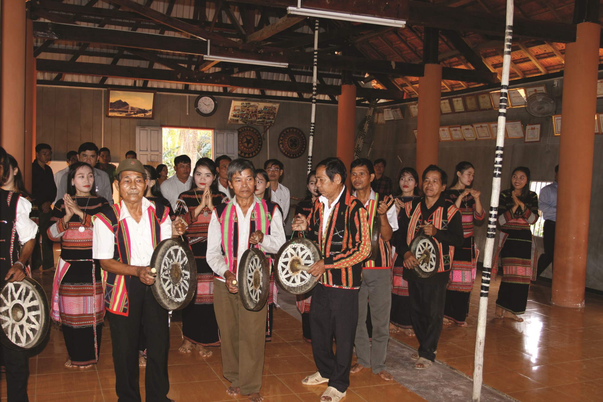 Một buổi sinh hoạt văn hóa cộng đồng của người dân xã Xuân Quang 2, huyện Đồng Xuân (Phú Yên).