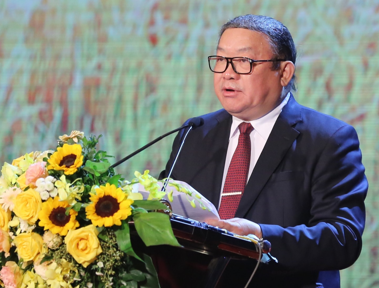 Ông Thào Xuân Sùng, Ủy viên Trung ương Đảng, Chủ tịch Hội Nông dân Việt Nam phát biểu tại buổi Lễ.