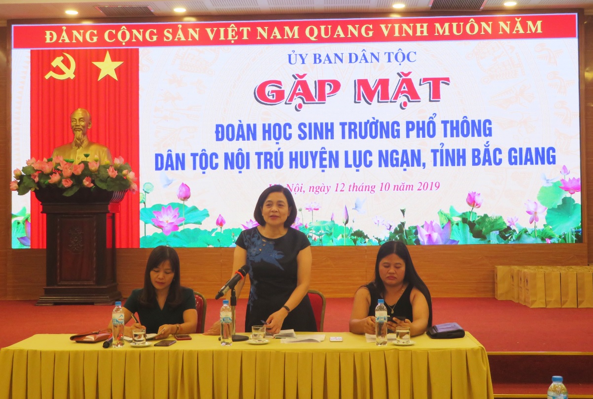 Vụ trưởng Vụ Dân tộc thiểu số Nguyễn Thị Tư phát biểu tại buổi gặp mặt.