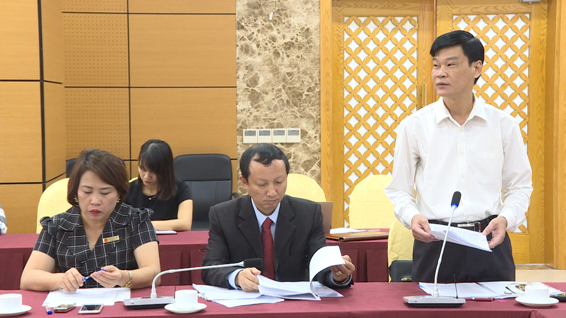 Ông Vũ Kiên Cường, Trưởng Ban Dân tộc tỉnh Quảng Ninh phát biểu tại buổi họp báo
