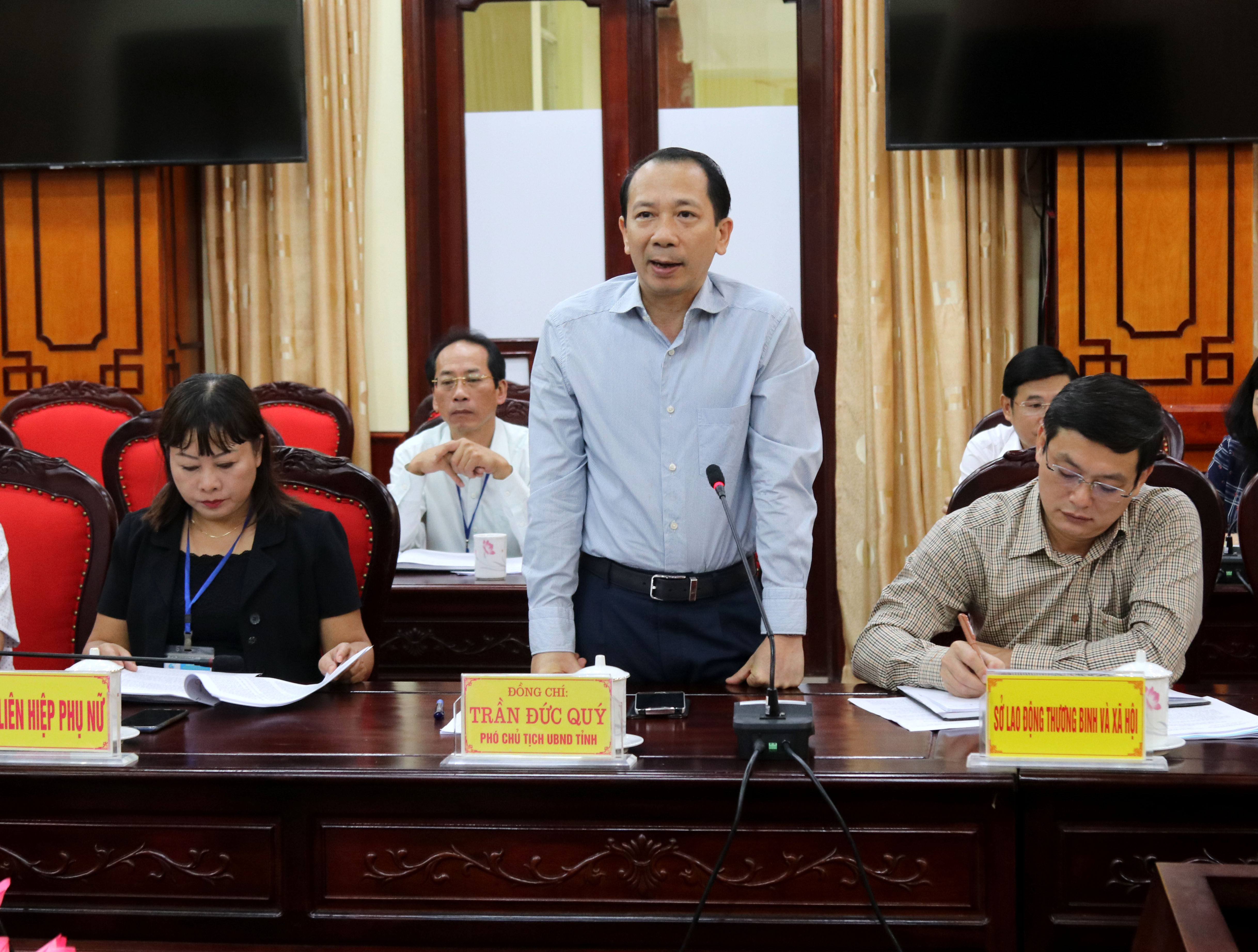 Ông Trần Đức Quý, Phó Chủ tịch UBND tỉnh, Trưởng Ban VSTBCPN tỉnh Hà Giang phát biểu tại buổi làm việc