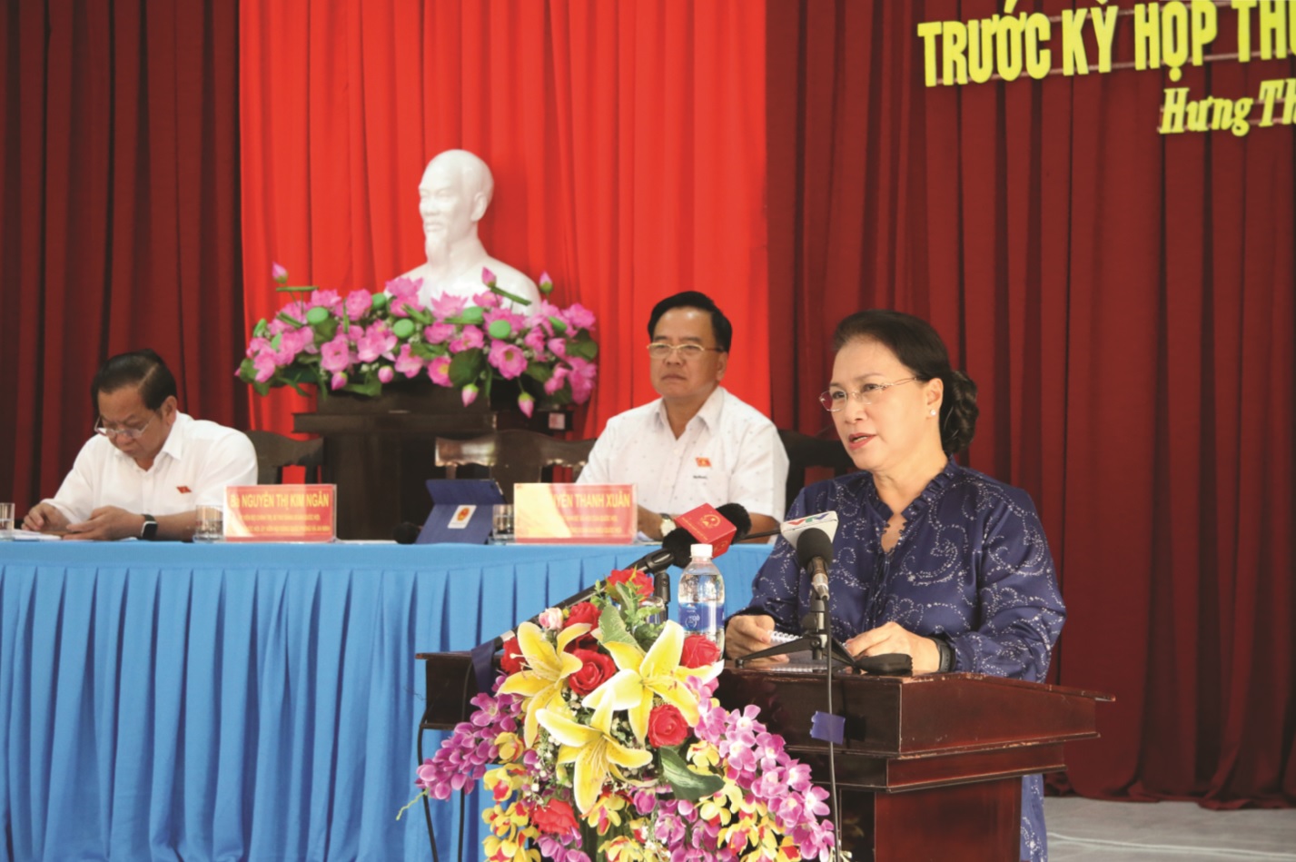 Chủ tịch Quốc hội Nguyễn Thị Kim Ngân trả lời kiến nghị của cử tri tại phường Hưng Thạnh, quận Cái Răng, TP. Cần Thơ.