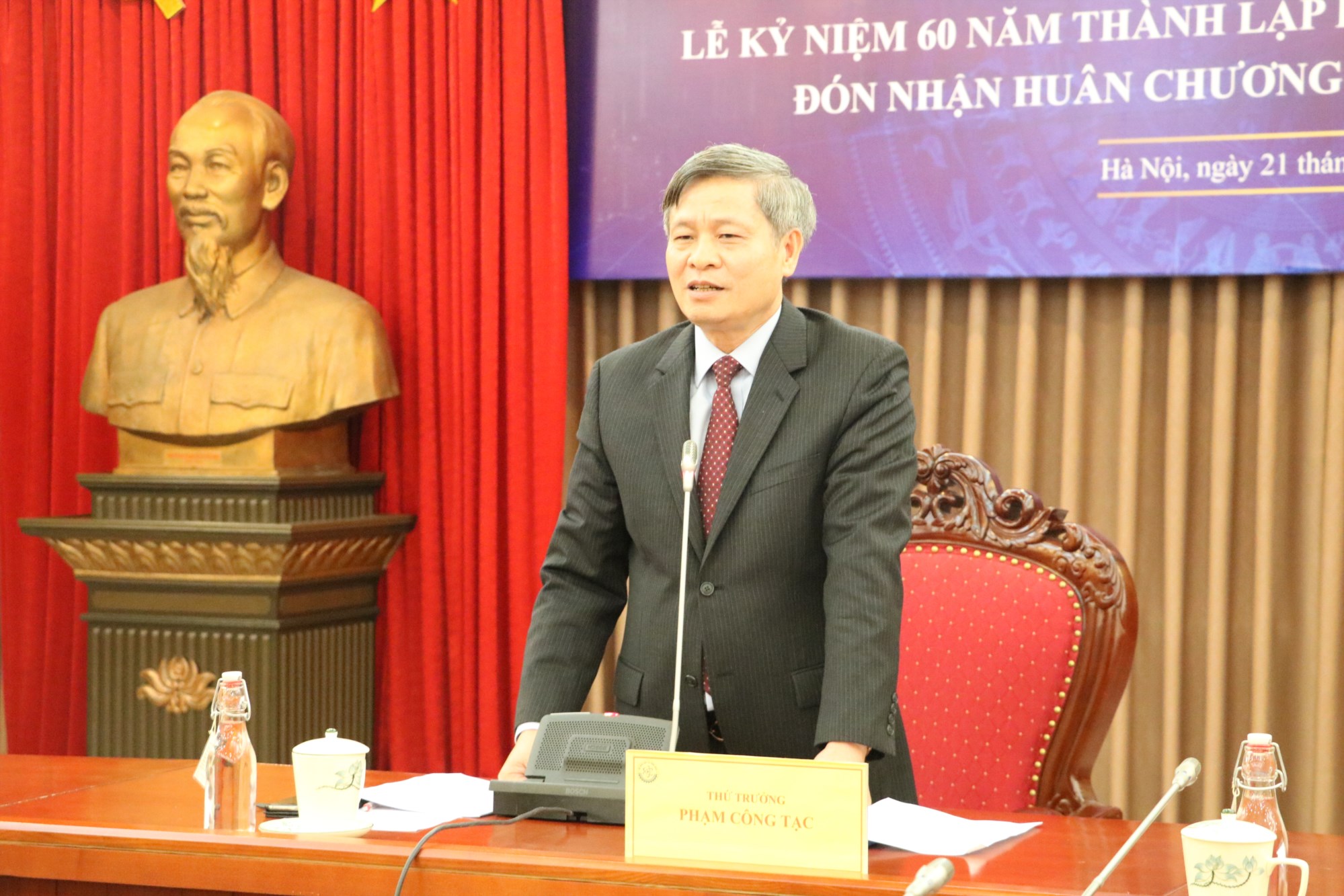 Ông Phạm Công Tạc, Thứ trưởng Bộ KH&CN phát biểu tại buổi Họp báo