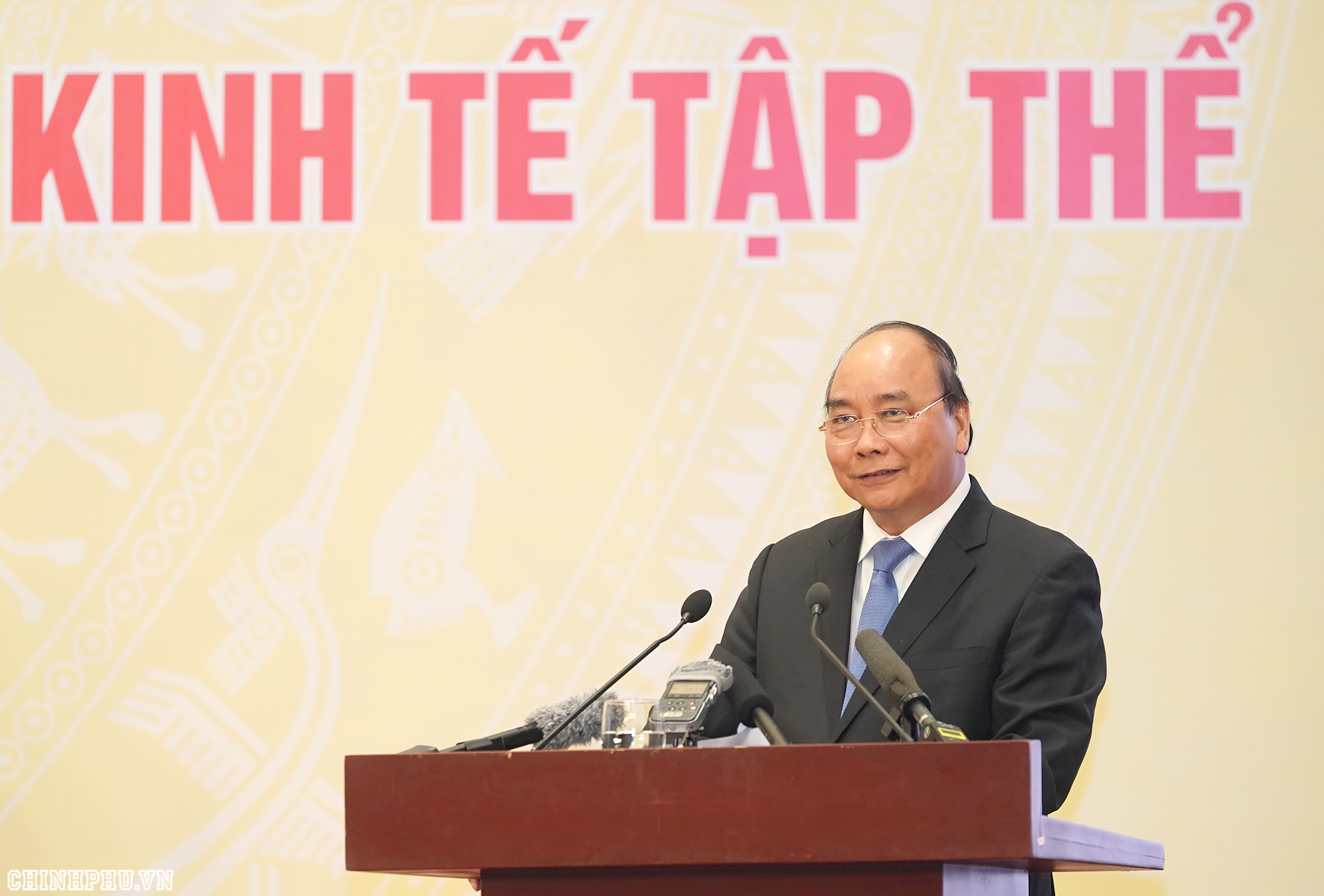 Thủ tướng Nguyễn Xuân Phúc phát biểu tại Hội nghị - Ảnh: VGP/Quang Hiếu