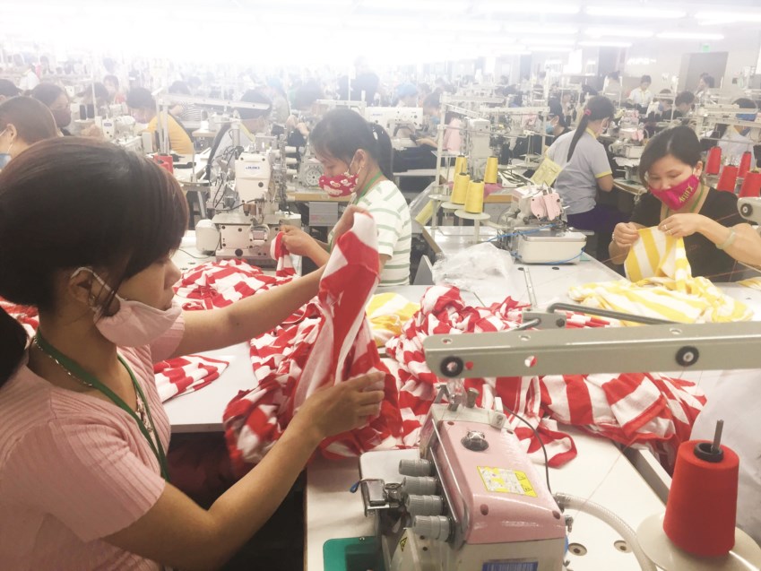Nhà máy may ở Thạch Thành tạo việc làm cho hàng ngàn lao động ở địa phương.