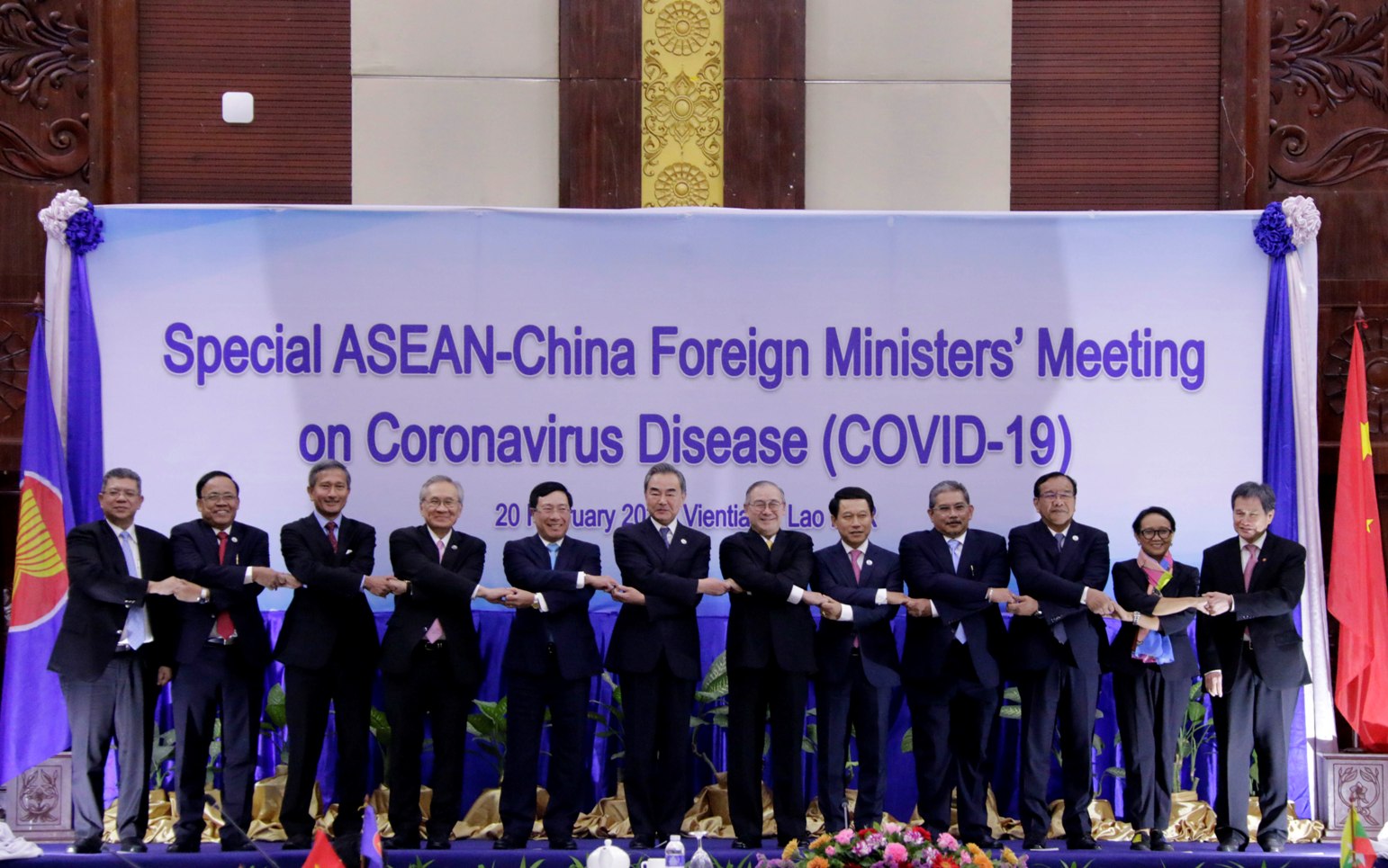 Hội nghị đặc biệt Hội đồng Điều phối ASEAN đã chia sẻ thông tin, trao đổi các biện pháp ứng phó dịch bệnh COVID-19. Các Bộ trưởng Ngoại giao ASEAN khẳng định tình đoàn kết và ủng hộ các nỗ lực của Chính phủ Trung Quốc trong ứng phó dịch bệnh. Ảnh: Bộ Ngoại giao