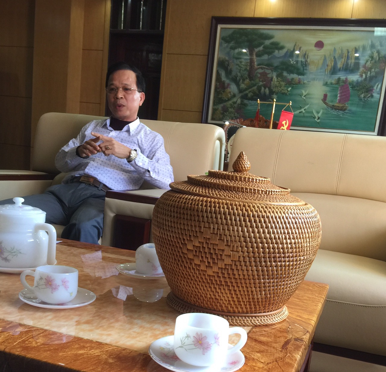 Ông Đinh Nho Hậu, Cục trưởng Cục Thuế Hà Tĩnh tại buổi làm việc với phóng viên