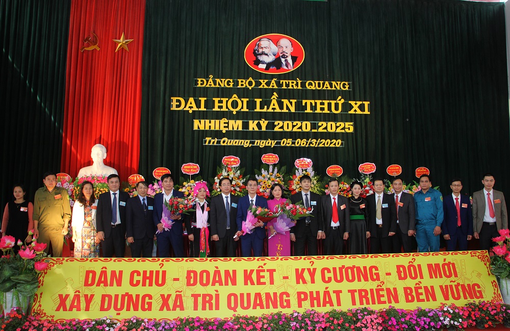 Ban Chấp hành Đảng bộ xã Trì Quang khóa XI, nhiệm kỳ 2020-2025 ra mắt Đại hội