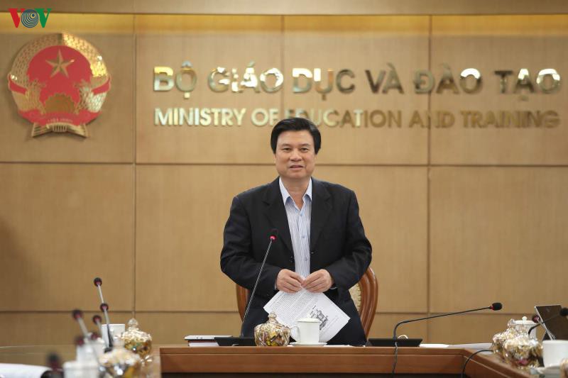 Thứ trưởng Bộ GD-ĐT Nguyễn Hữu Độ phát biểu tại cuộc giao ban trực tuyến