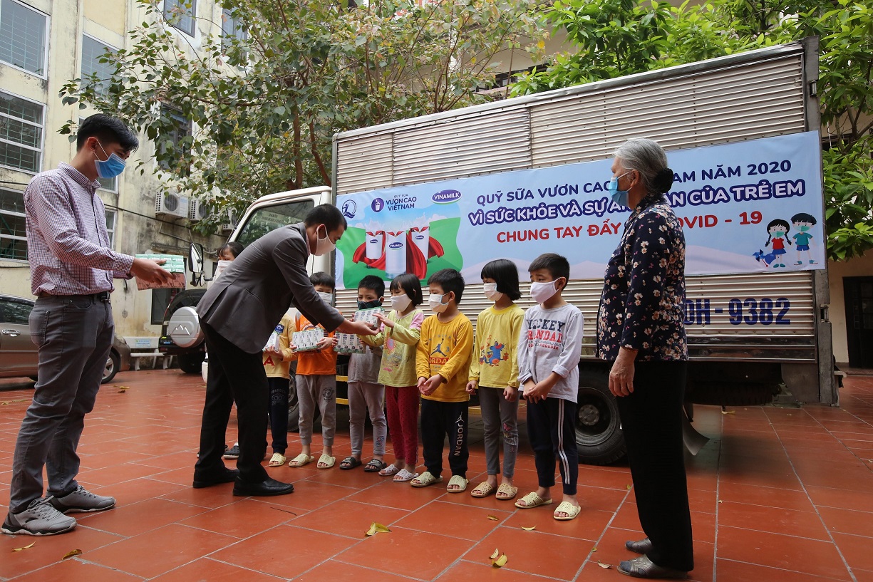 Quỹ Sữa Vươn cao Việt Nam: Khởi động hành trình 2020 với việc hỗ trợ trẻ em khó khăn trong dịch Covd - 19 1