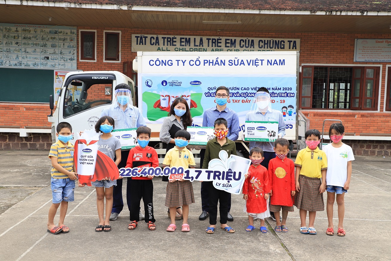 Quỹ Sữa Vươn cao Việt Nam: Khởi động hành trình 2020 với việc hỗ trợ trẻ em khó khăn trong dịch Covd - 19