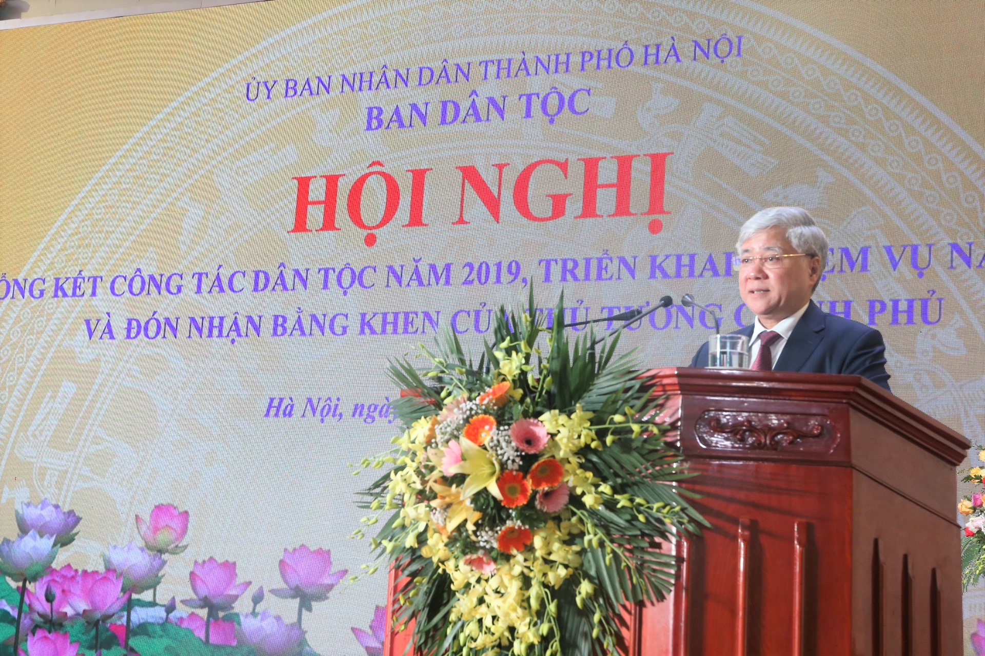 Bộ trưởng, Chủ nhiệm UBDT Đỗ Văn Chiến phát biểu tại Hội nghị