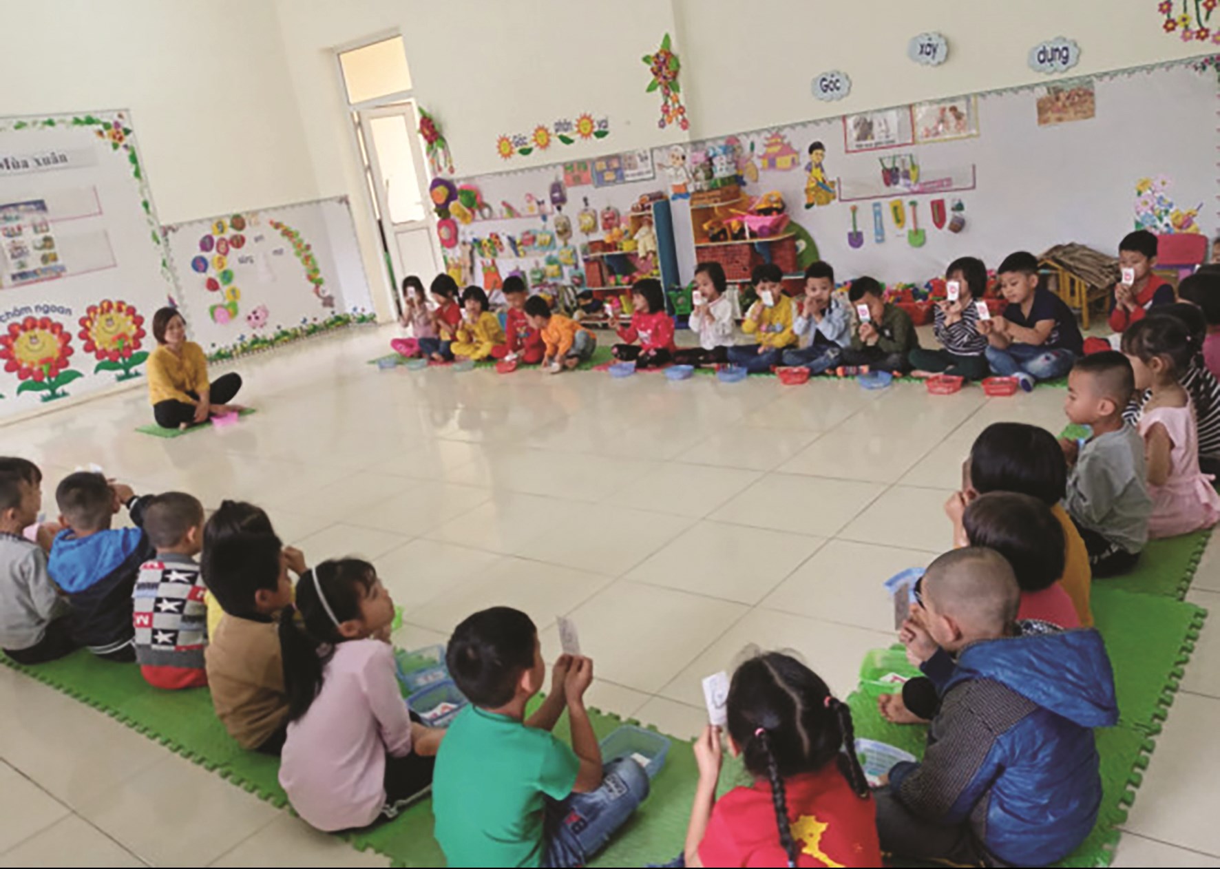 Một buổi học của các bé Trường Mầm non Kim Thượng