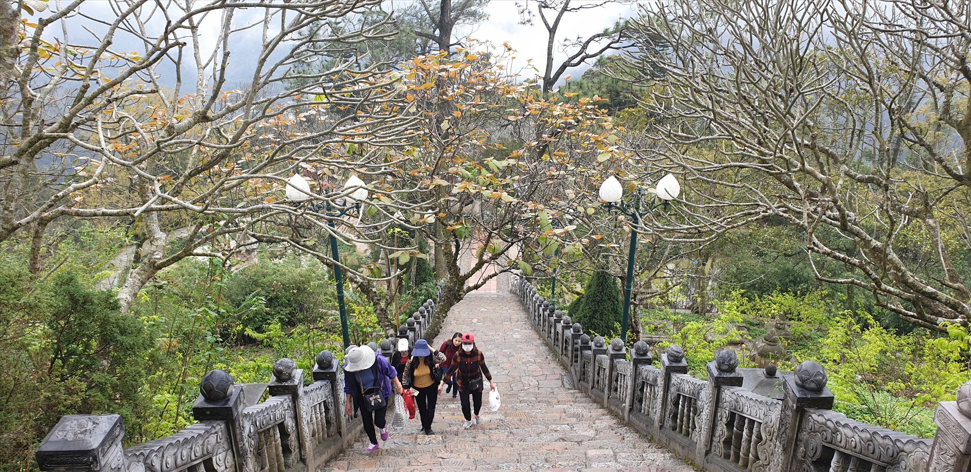 Các khu di tích lịch sử, danh thắng trên địa bàn toàn tỉnh Quảng Ninh cũng tạm dừng đón khách