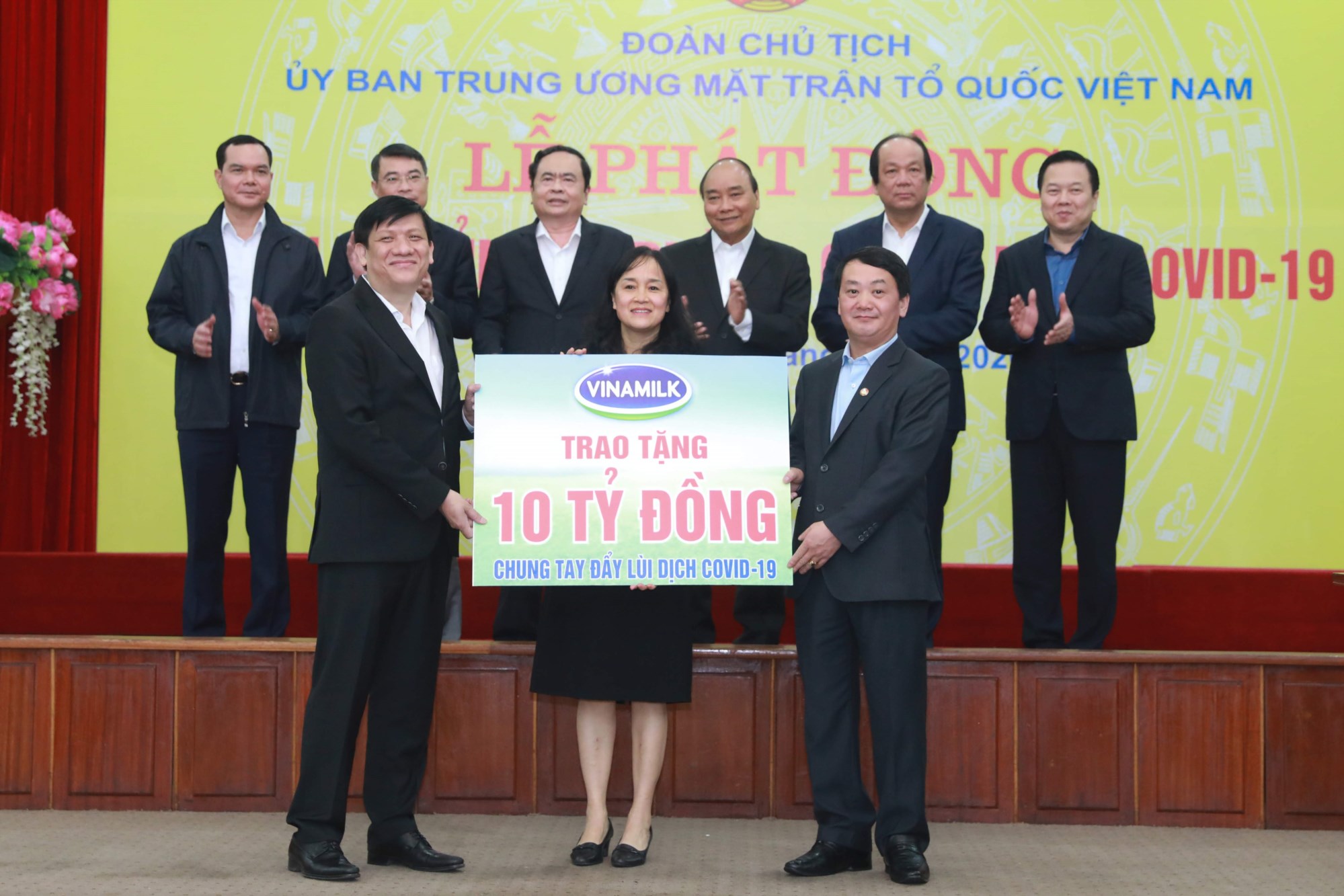 Công ty Cổ phẩn Sữa Việt Nam (Vinamilk) ủng hộ 10 tỷ đồng phòng chống bệnh Covid-19