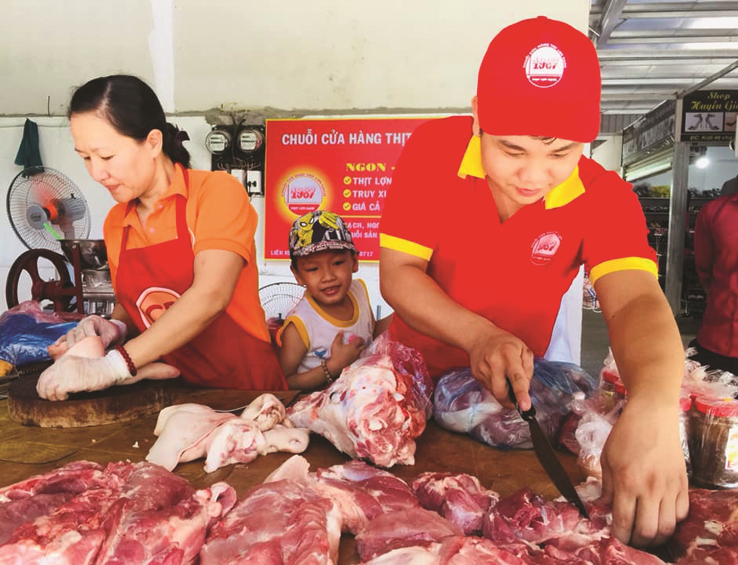 Thịt lợn ở các chợ truyền thống hiện nay dao động 150 - 180 nghìn đồng/kg. 