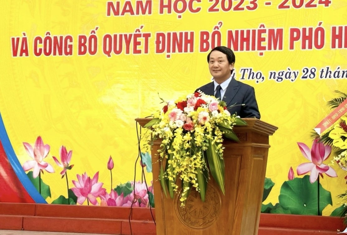 Bộ trưởng, Chủ nhiệm Uỷ ban Dân tộc Hầu A Lềnh phát biểu tại Lễ Khai giảng 