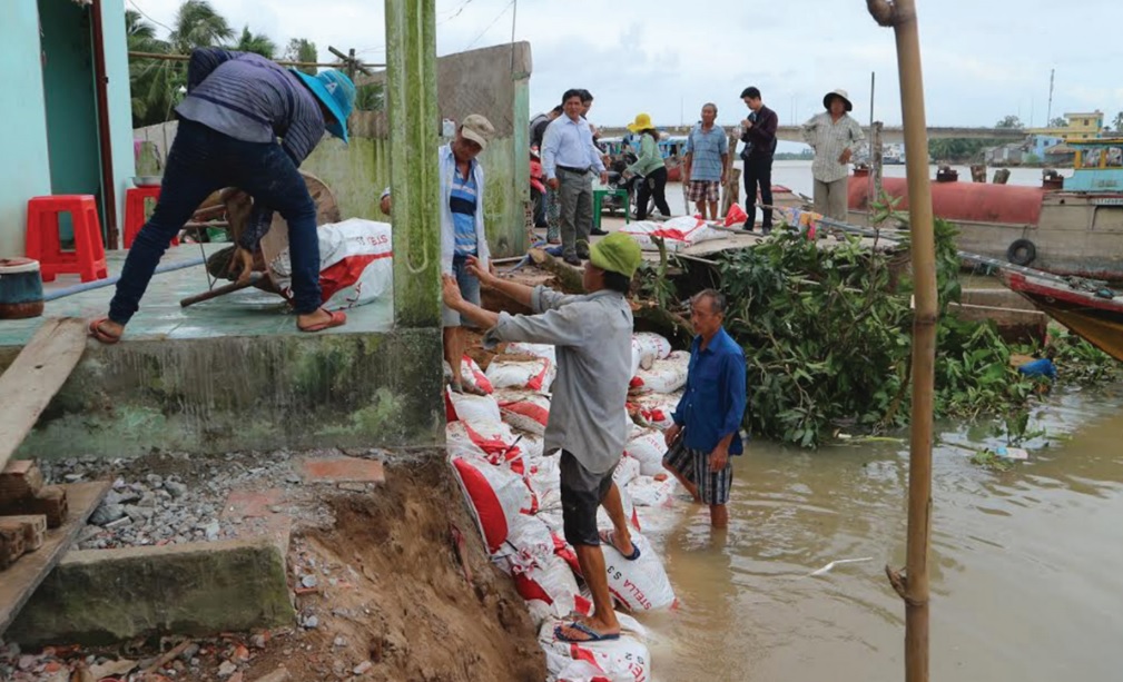  Thiên tai, lũ lụt tàn phá là một trong những nguyên nhân làm cho công tác giảm nghèo thiếu bền vững.