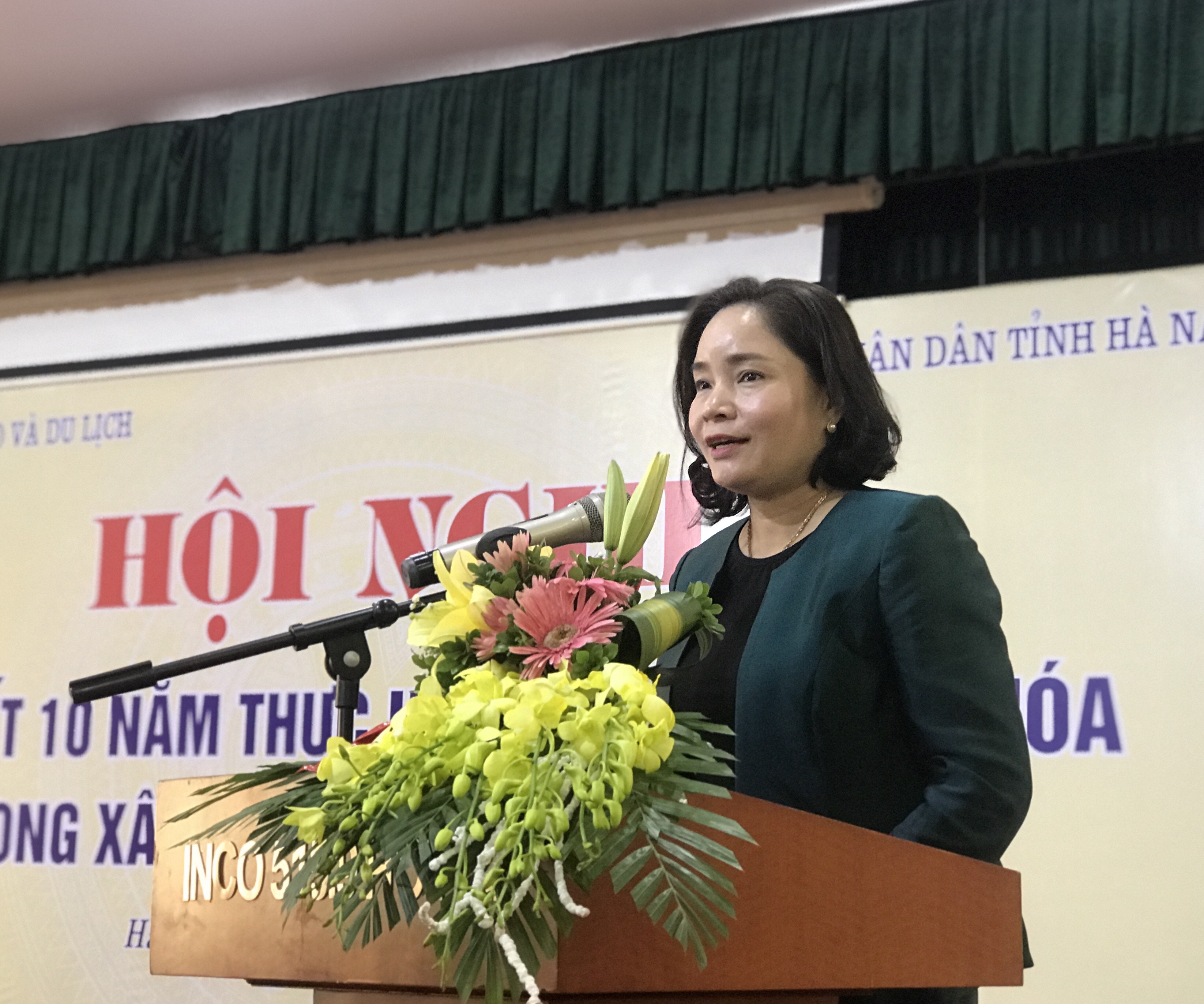 Thứ trưởng Bộ Văn hóa, Thể thao và Du lịch Trịnh Thị Thủy phát biểu tại Hội nghị