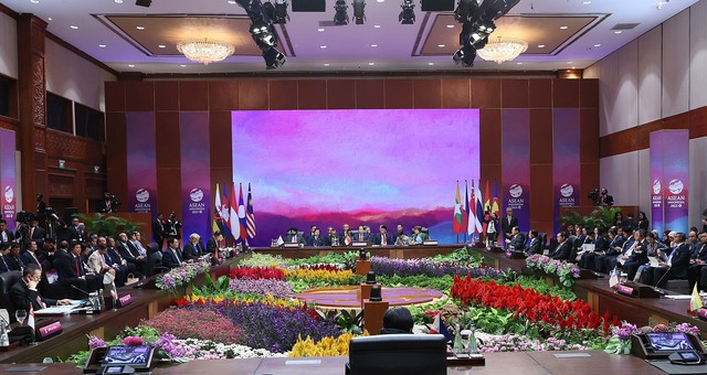 Thủ tướng: Tự cường và đoàn kết để các đối tác tôn trọng vai trò trung tâm của ASEAN - Ảnh 2.
