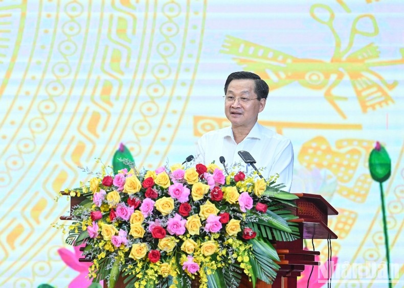 Phó Thủ tướng Chính phủ Lê Minh Khái phát biểu tại hội nghị. (Ảnh Duy Linh)