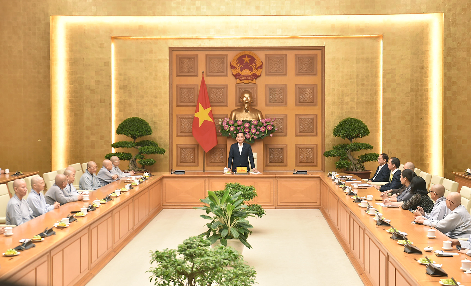 Phó Thủ tướng Trần Lưu Quang tiếp Đoàn đại biểu Ni giới GHPG Việt Nam - Ảnh: VGP/Hải Minh