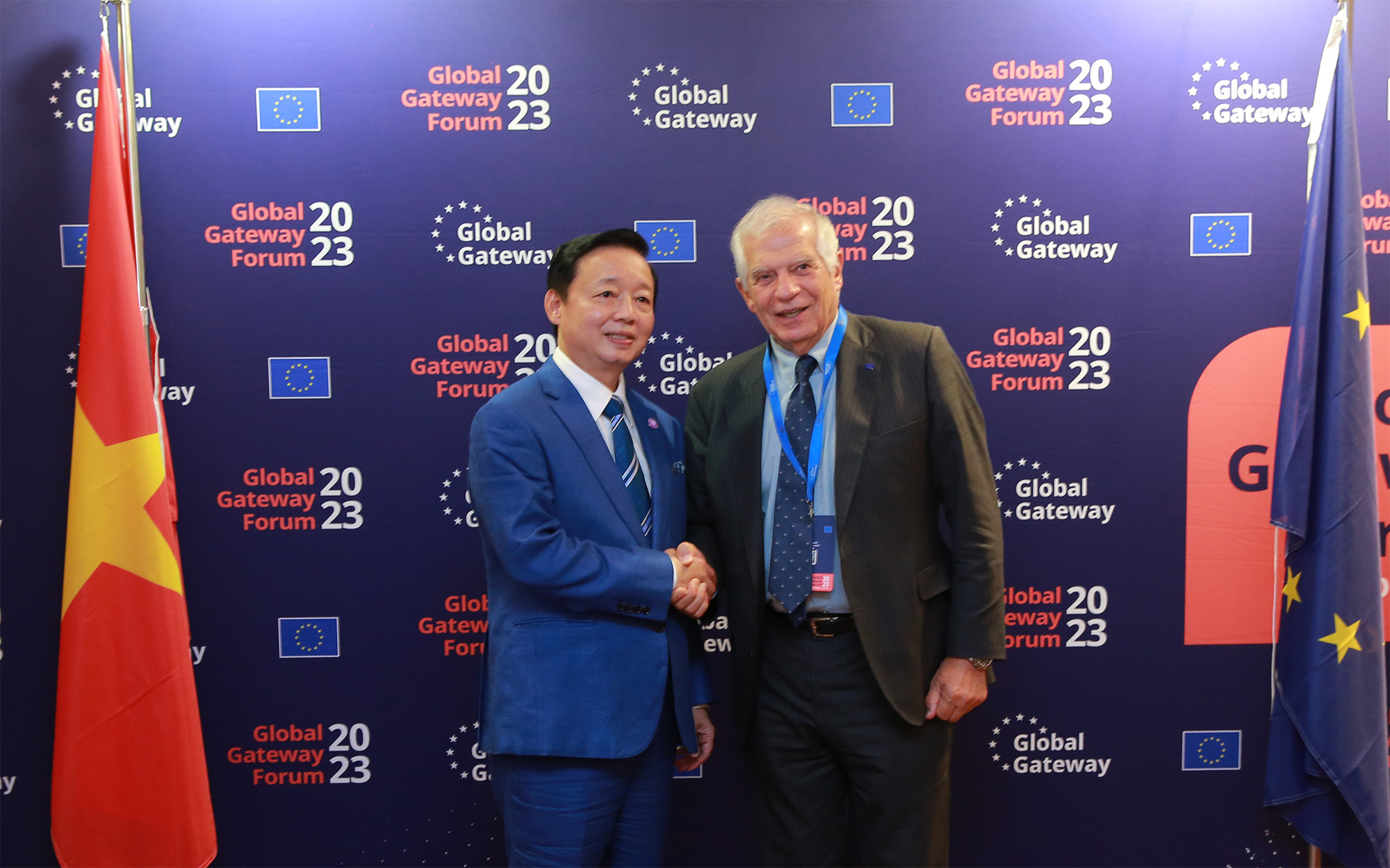 Phó Thủ tướng Trần Hồng Hà và Phó Chủ tịch Ủy ban Châu Âu (EC) - Đại diện cấp cao EU về chính sách an ninh và đối ngoại, ông Josep Borrell - Ảnh: VGP/Minh Khôi