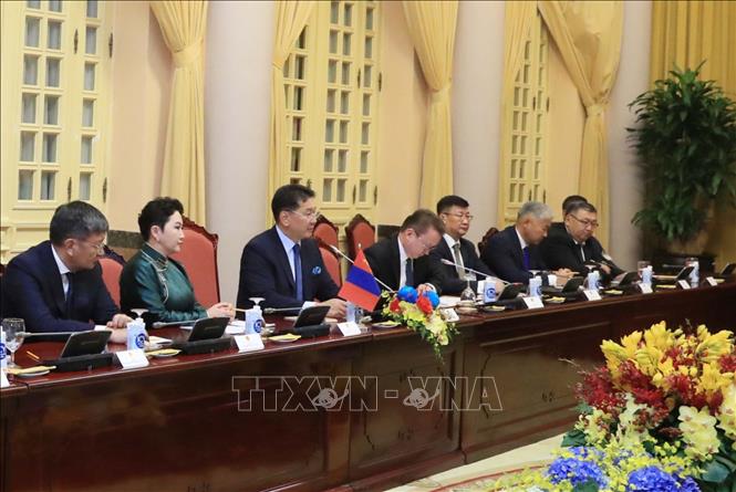 Tổng thống Mông Cổ Ukhnaagiin Khurelsukh phát biểu