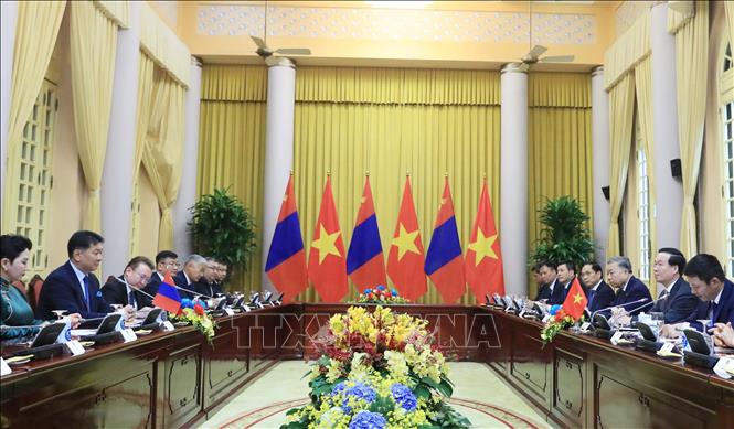 Chủ tịch nước Võ Văn Thưởng hội đàm với Tổng thống Mông Cổ Ukhnaagiin Khurelsukh