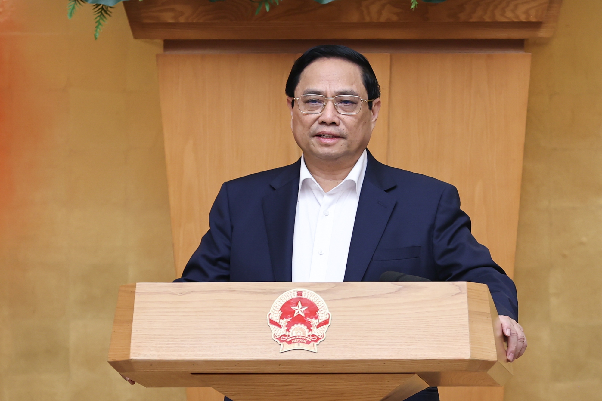 Thủ tướng Phạm Minh Chính phát biểu khai mạc Phiên họp Chính phủ chuyên đề về xây dựng pháp luật tháng 11/2023 - Ảnh: VGP/Nhật Bắc