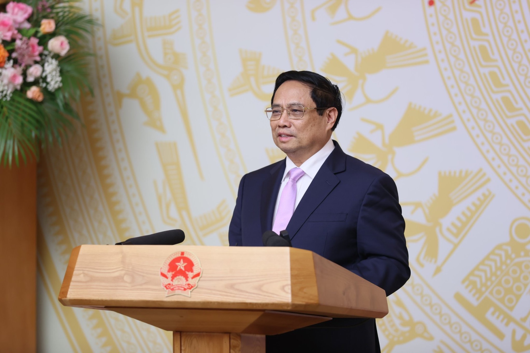 Thủ tướng phát biểu tại buổi gặp mặt đại diện các nhà giáo tiêu biểu vào chiều 17/11 - Ảnh: VGP/Quang Thương