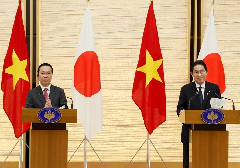 Chủ tịch nước Võ Văn Thưởng và Thủ tướng Nhật Bản Kishida Fumio tại cuộc gặp gỡ báo chí. (Ảnh: Thống Nhất – TTXVN)