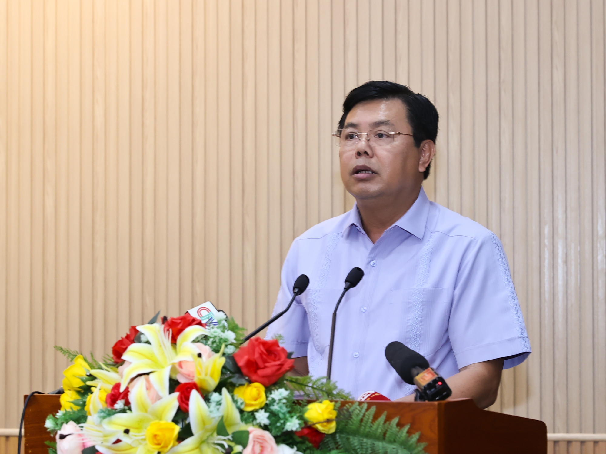 Bí thư Tỉnh ủy, Chủ tịch HĐND tỉnh Cà Mau Nguyễn Tiến Hải phát biểu tại buổi làm việc - Ảnh: VGP/Nhật Bắc