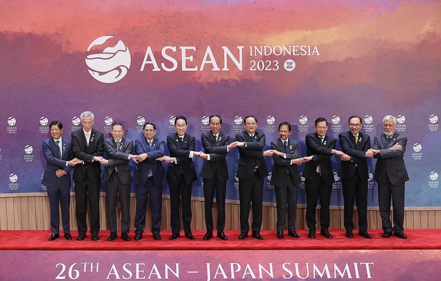 Thủ tướng Phạm Minh Chính cùng lãnh đạo các nước ASEAN và Nhật Bản tại Hội nghị Cấp cao ASEAN-Nhật Bản lần thứ 26 tại Indonesia vào tháng 9/2023 - Ảnh: VGP/Nhật Bắc