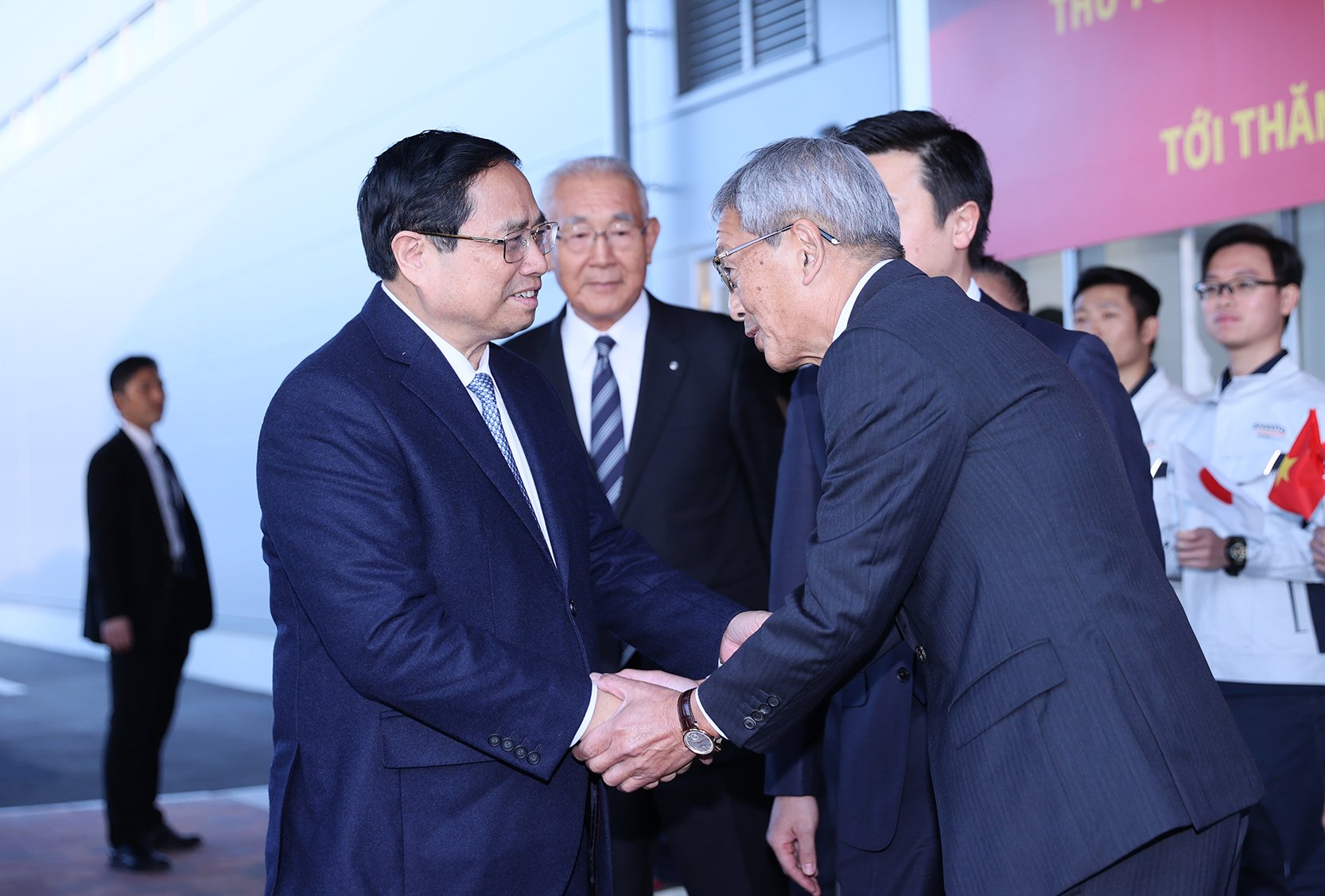 Thủ tướng Phạm Minh Chính tới thăm Công ty Shibata Gousei tại tỉnh Gunma - Ảnh: VGP/Nhật Bắc