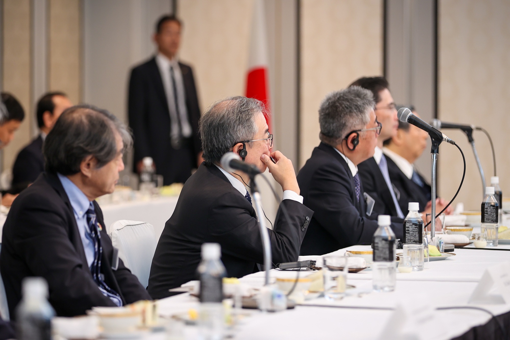 Các đại biểu Nhật Bản tham dự cuộc gặp - Ảnh: VGP/Nhật Bắc