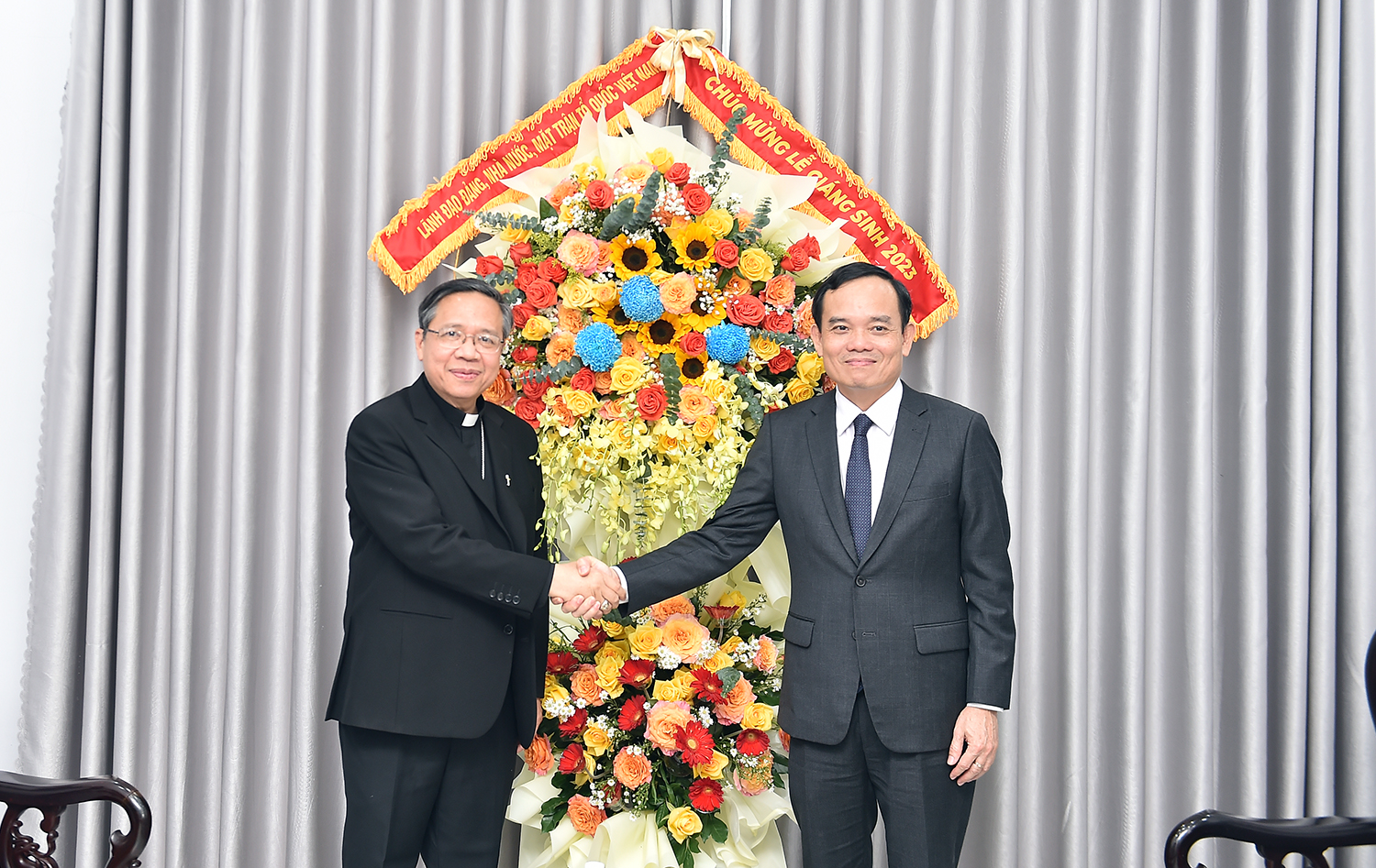 Phó Thủ tướng Trần Lưu Quang thăm, chúc mừng Giáng sinh tại Toà Giám mục Phan Thiết (tỉnh Bình Thuận) - Ảnh: VGP/Hải Minh