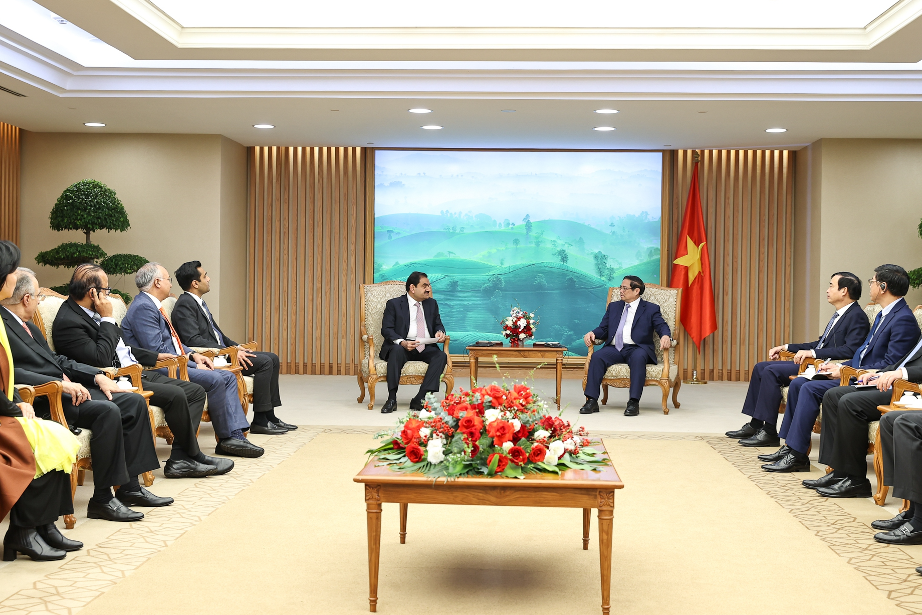 Thủ tướng khẳng định, Việt Nam sẽ hỗ trợ, tạo mọi điều kiện thuận lợi cho doanh nghiệp, trong đó có doanh nghiệp Ấn Độ nói chung và Adani nói riêng triển khai các hoạt động đầu tư kinh doanh có hiệu quả và bền vững tại Việt Nam - Ảnh: VGP/Nhật Bắc