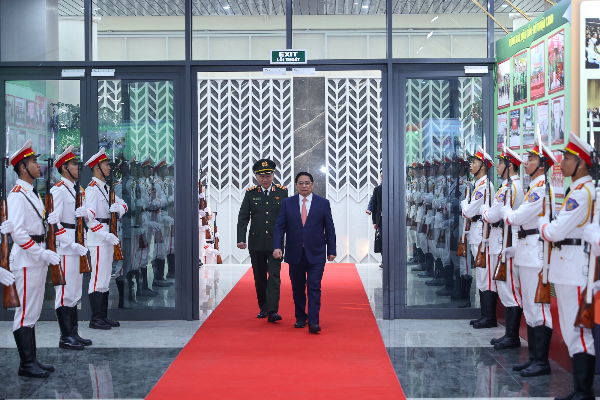 Thủ tướng Phạm Minh Chính đến dự Hội nghị Công an toàn quốc lần thứ 79 - Ảnh: VGP/Nhật Bắc