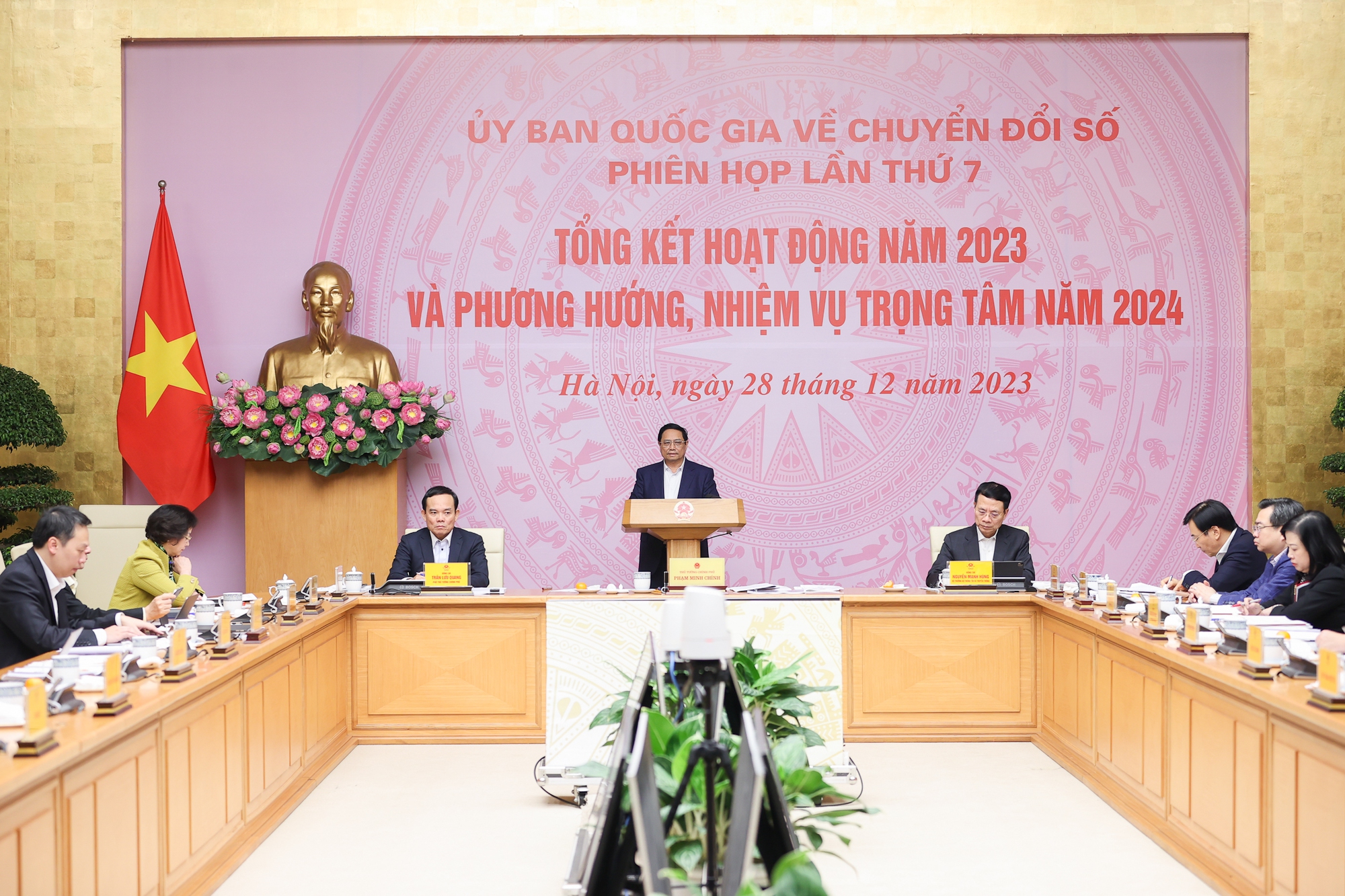 Thủ tướng Phạm Minh Chính nhấn mạnh, cần nỗ lực đột phá, phát triển kinh tế số ngang tầm quốc tế, khu vực - Ảnh: VGP/Nhật Bắc