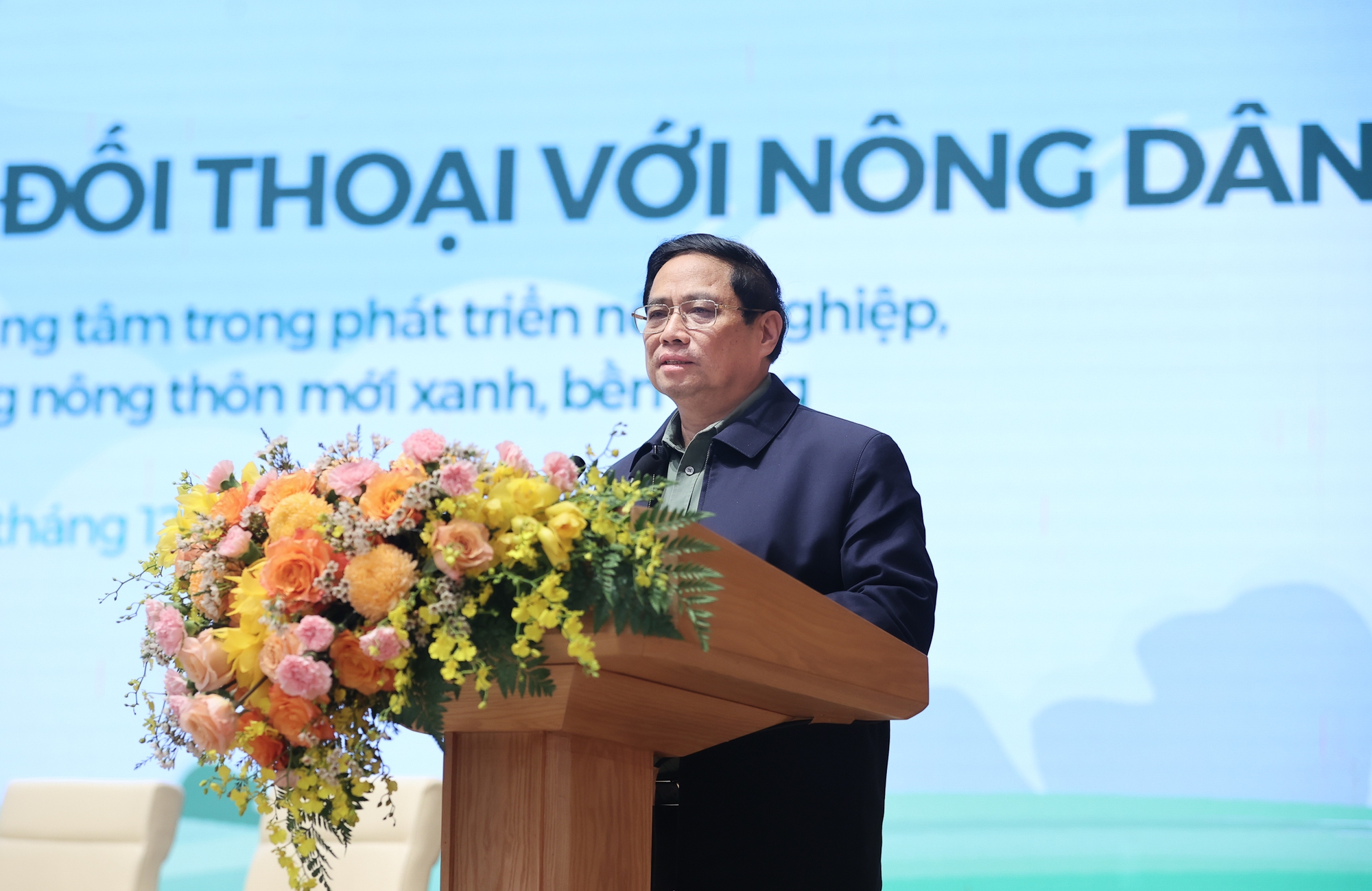 Thủ tướng Phạm Minh Chính: Sản xuất nông nghiệp cần nhanh chóng chuyển đổi sang ""tư duy kinh tế", tích hợp đa giá trị, gắn với phát triển xanh và bền vững - Ảnh: VGP/Nhật Bắc