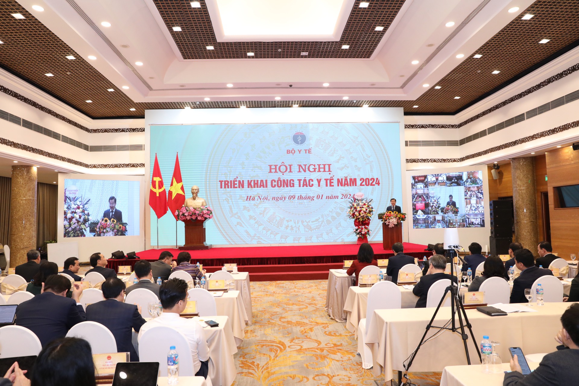 Phó Thủ tướng Lê Minh Khái trước nhiều khó khăn, ngành y vẫn đạt nhiều kết quả nổi bật trong năm 2023. Ảnh: VGP