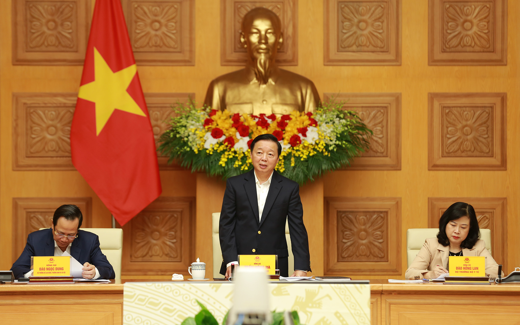 Phó Thủ tướng Trần Hồng Hà: Trong năm 2024 phải khẩn trương xây dựng, sớm ban hành chiến lược về bảo vệ trẻ em, tiếp cận tổng thể, bài bản, khoa học, kèm theo kế hoạch, giải pháp, bộ máy tổ chức, nguồn lực thực hiện cụ thể, khả thi - Ảnh: VGP/Minh Khôi