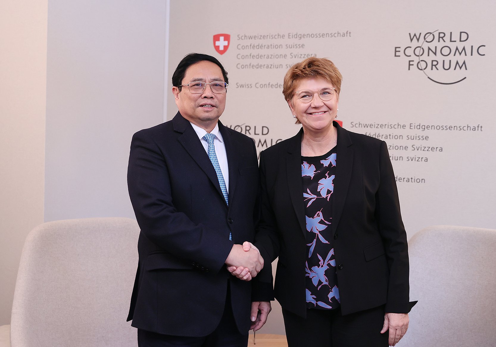 Thủ tướng Phạm Minh Chính và Tổng thống Thụy Sĩ Viola Amherd - Ảnh: VGP/Nhật Bắc