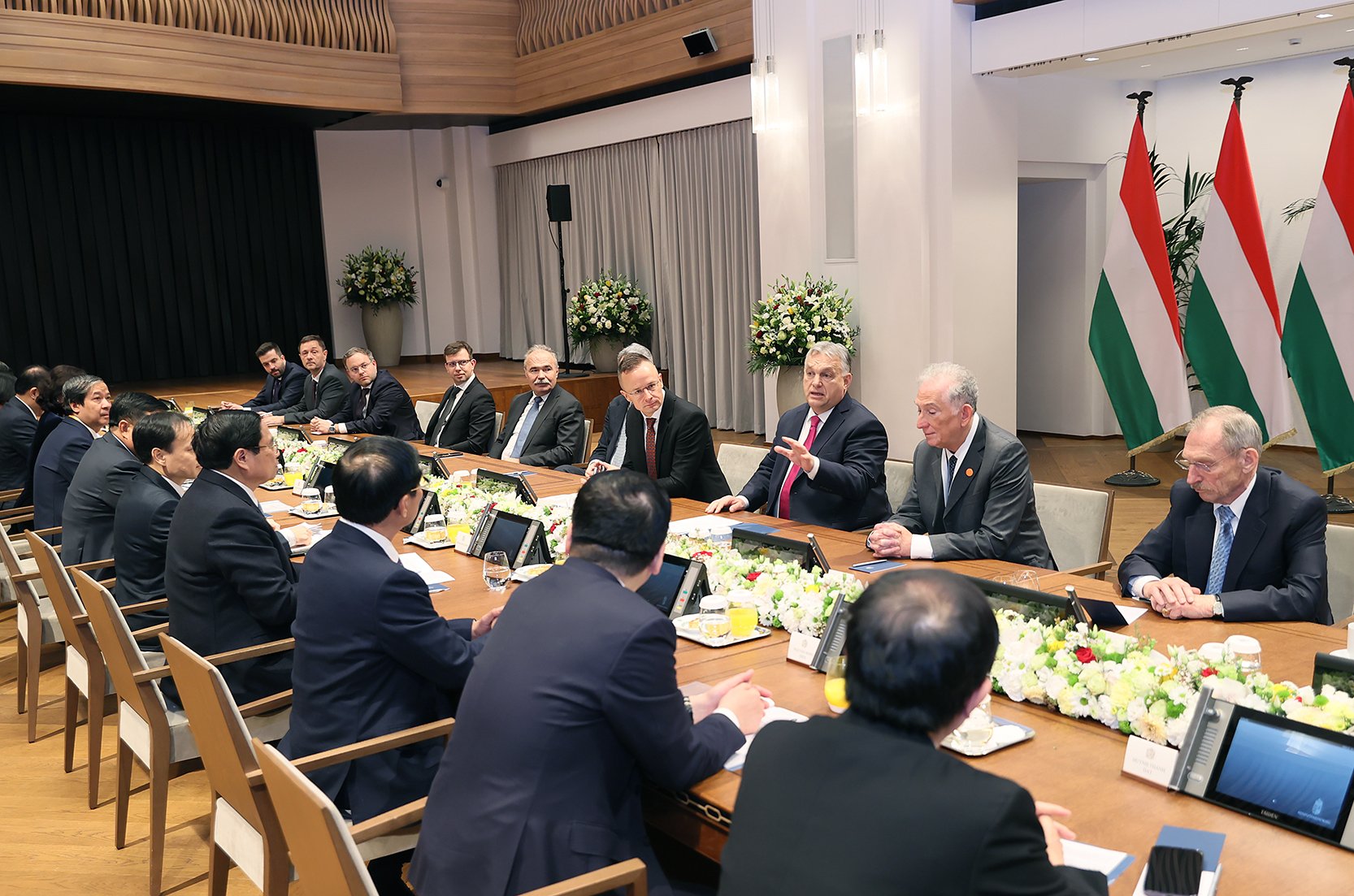 Thủ tướng Hungary khẳng định, Việt Nam luôn là đối tác quan trọng hàng đầu của Hungary tại Đông Nam Á và tin tưởng chuyến thăm sẽ góp phần đưa quan hệ song phương đi vào chiều sâu, thiết thực, hiệu quả - Ảnh: VGP/Nhật Bắc