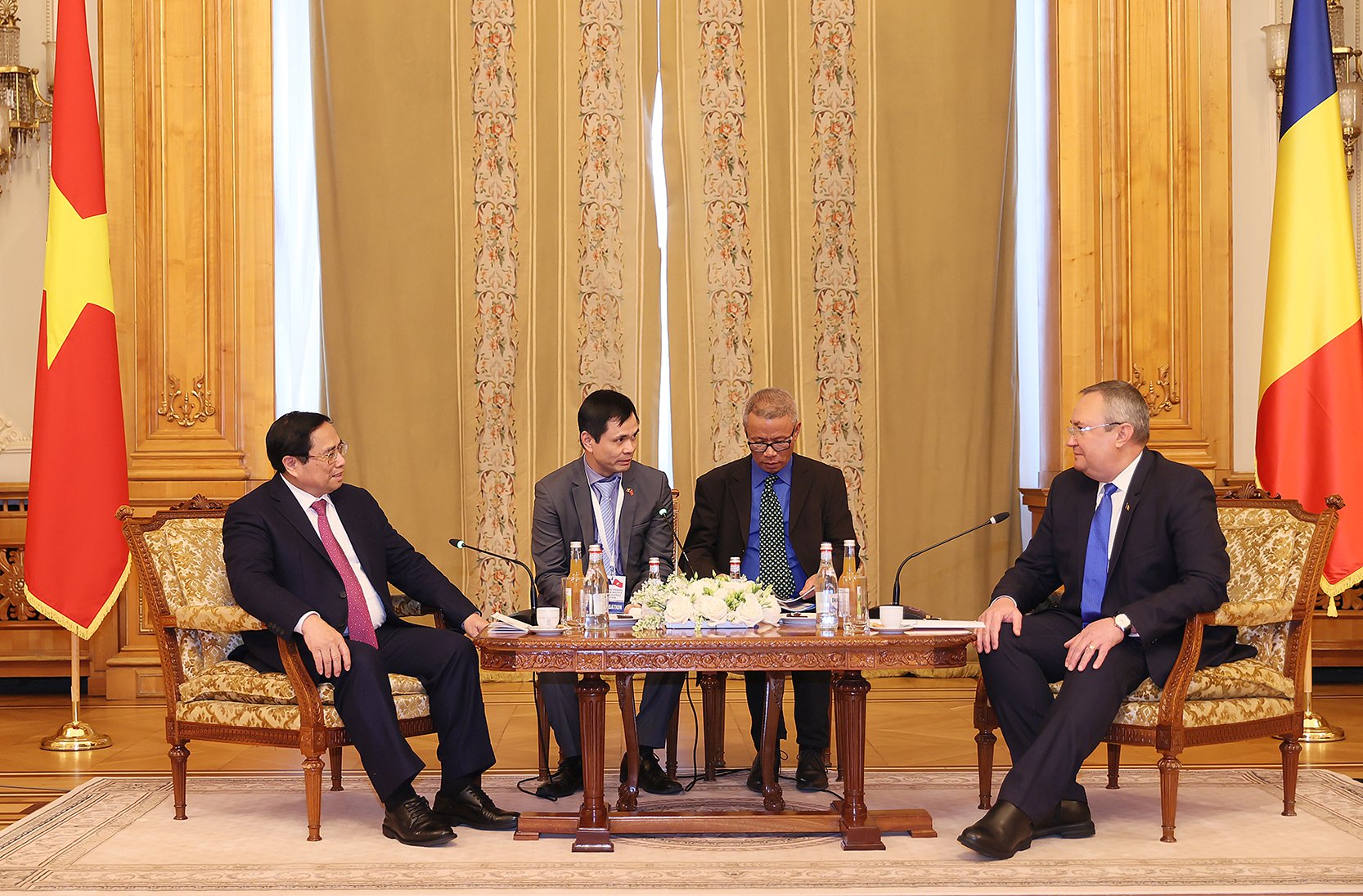 Chủ tịch Thượng viện Romania đánh giá cao chuyến thăm của Thủ tướng, là dấu mốc quan trọng trong quan hệ hai nước trong bối cảnh hai bên sẽ tiến tới kỷ niệm 75 năm thiết lập quan hệ vào năm 2025 - Ảnh: VGP/Nhật Bắc
