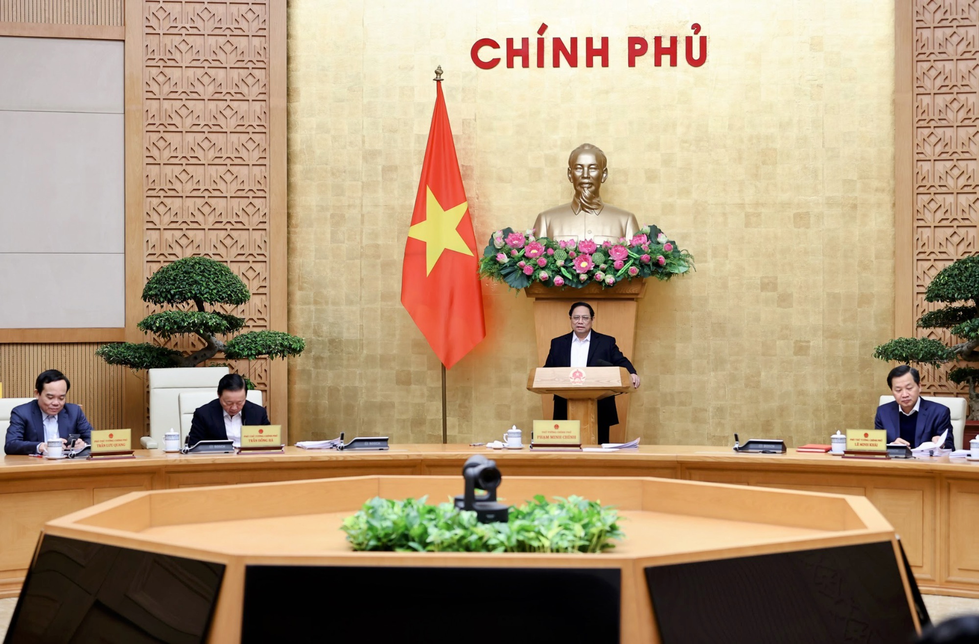 Thủ tướng Phạm Minh Chính chủ trì Phiên họp Chính phủ chuyên đề xây dựng pháp luật tháng 1/2024 - Ảnh: VGP/Nhật Bắc