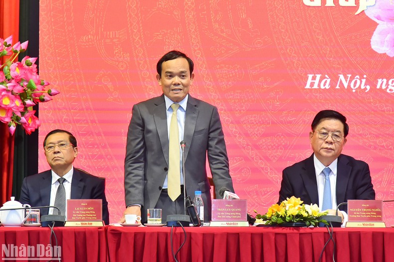 Đồng chí Trần Lưu Quang, Ủy viên Trung ương Đảng, Phó Thủ tướng Chính phủ phát biểu tại hội nghị.